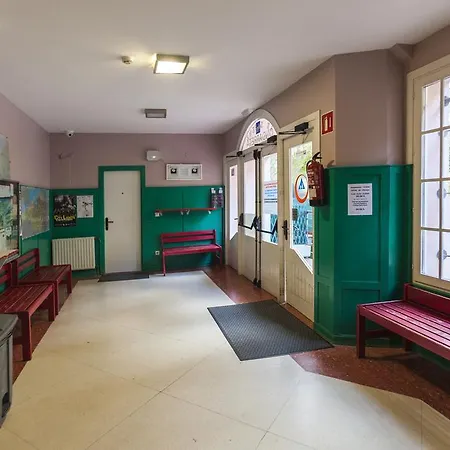 阿尔伯格约温尼尔欧德雷塔旅舍 旅馆 圣塞瓦斯蒂安