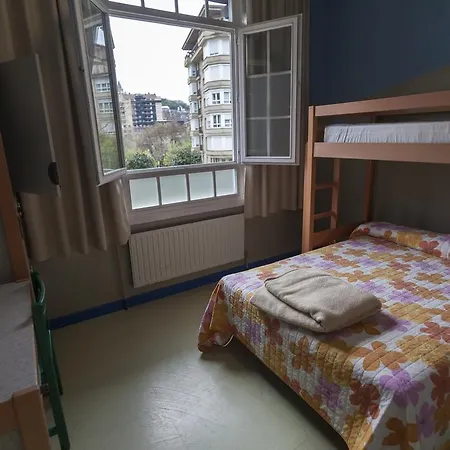 Juvenil Ondarreta Hostel