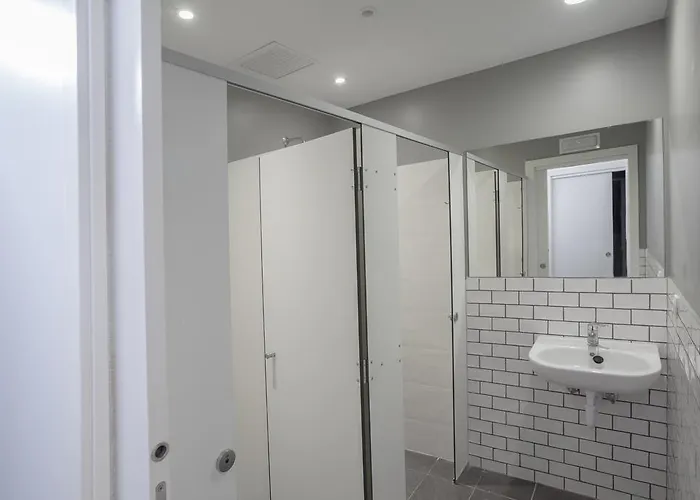 阿尔伯格约温尼尔欧德雷塔旅舍 * 圣塞瓦斯蒂安