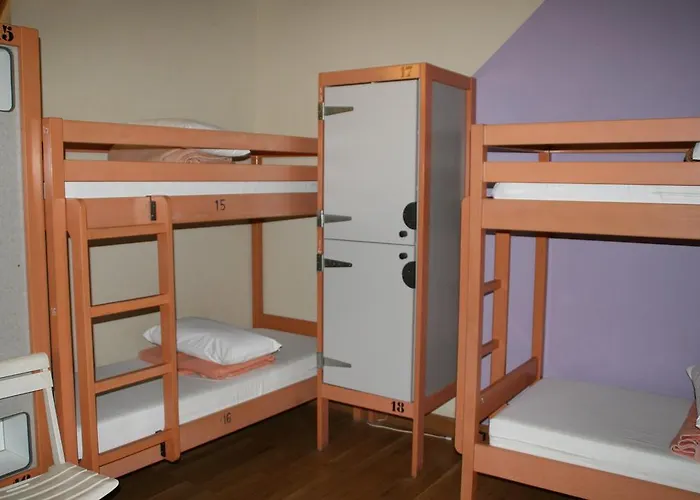 阿尔伯格约温尼尔欧德雷塔旅舍 旅馆